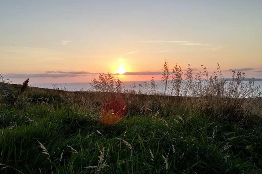 Red Stonecutters Cottage, Doolin Carrowauff Bagian luar foto
